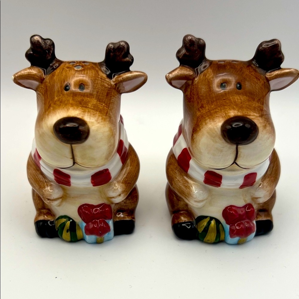 Reindeer Salt and Pepper Shaker Set - Brown and Red